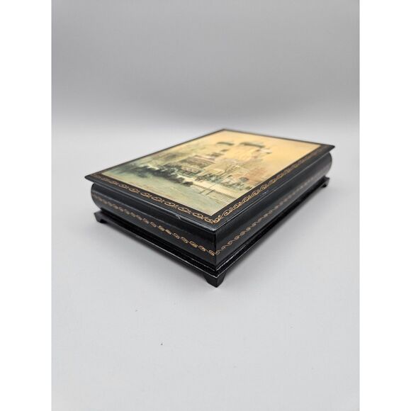 Hand Painted Russian Church Scene Lacquer Box Signed  7" x 5" Black and Red - Picture 5 of 11